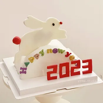 2023 Честита Нова Година торта Topper декор орнаменти карикатура малко заек акрилна торта щепсел в марка десерт Cupcake Консумативи за печене