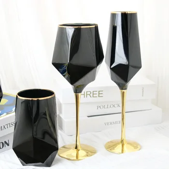 Pure Black Crystal Golden Edge Чаша за вино Чаша за вино Light Luxury Irregular Model Room Специална чаша за шампанско Чаши за бира за уиски
