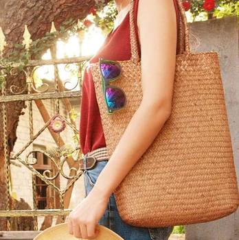 Лято нови жени чанта плажна чанта ратан тъкани ръчно изработени трикотажни слама голям капацитет Totes жени рамо чанта Бохемия